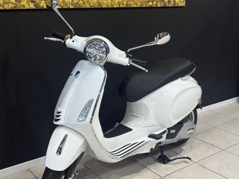 VESPA PRIMAVERA 125